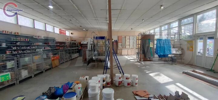 Торговое помещение в густонаселенном районе, до 30