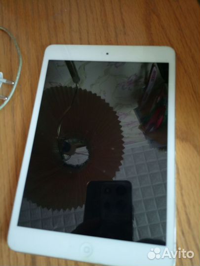 Продам iPad mini на запчасти