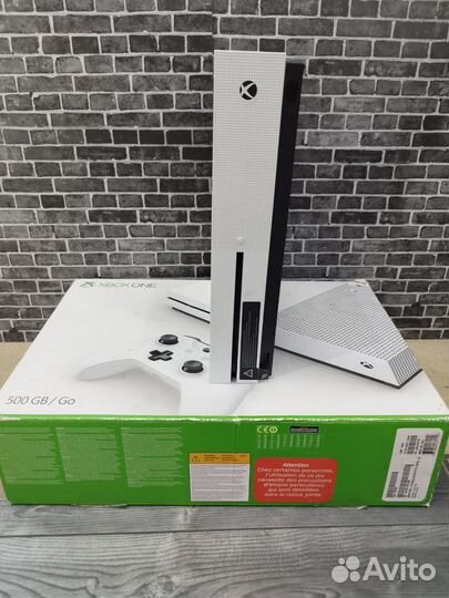 Игровая приставка xbox One S 500gb
