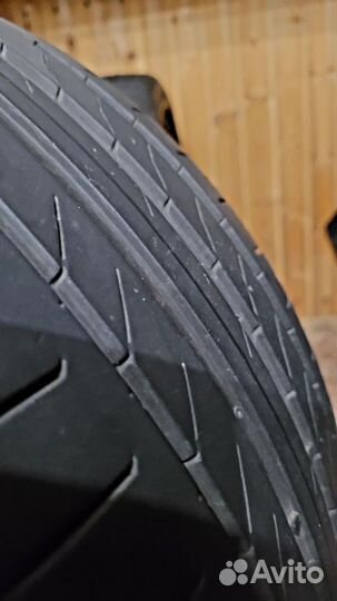 Continental ContiSportContact 5 SUV ContiSeal 235/40 R18