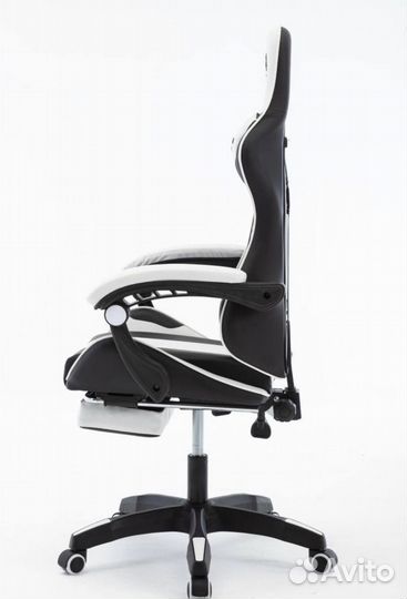 Компютерное игровое кресло черно белое