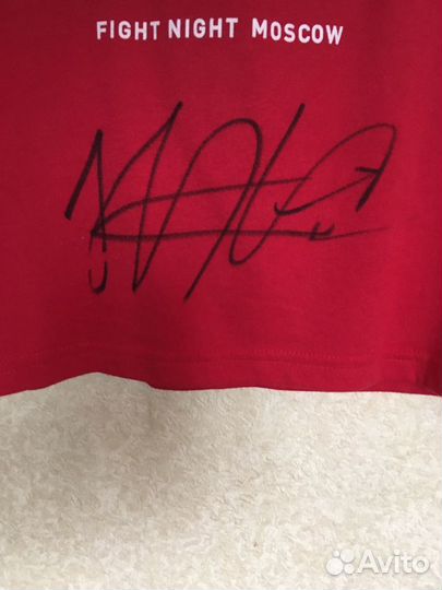 Футболка с автографом Хабиба Нурмагомедова чемпион