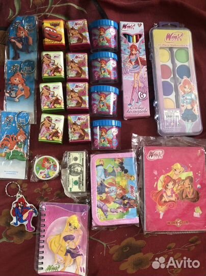 Винкс.календарики,наклейки.карточки.тетради