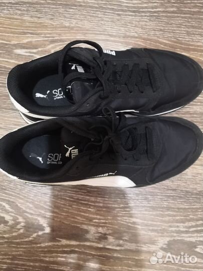 Кроссовки женские