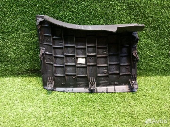 Накладка декоративная передняя левая Peugeot 308