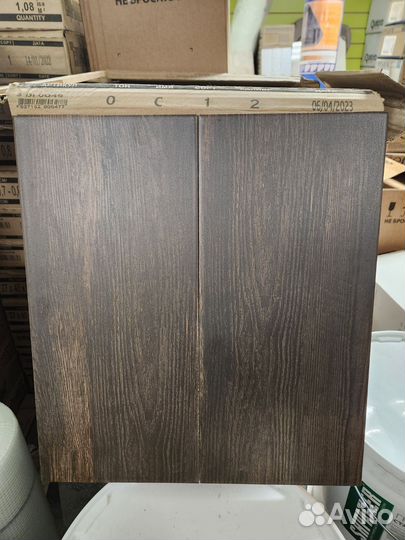 Керамическая плитка под дерево коричневый