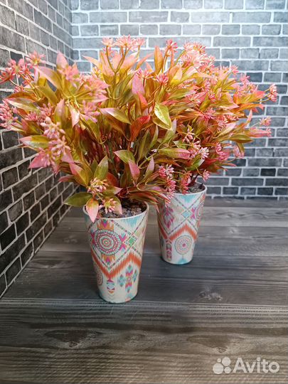 Интерьерная композиция из искусственных цветов