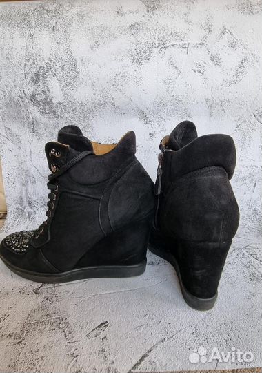 Ботинки женские