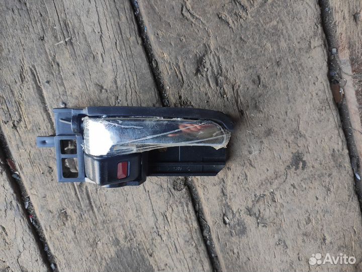 Внутренняя Ручка для двери правая на джили мк