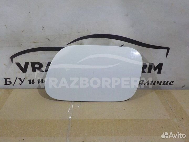 Лючок бензобака Volkswagen Touareg 2010-2018