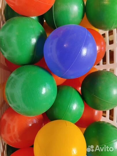 Пластиковые шарики, кубики