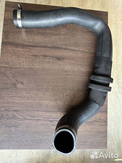 Патрубок интеркулера freelander2 Evoque