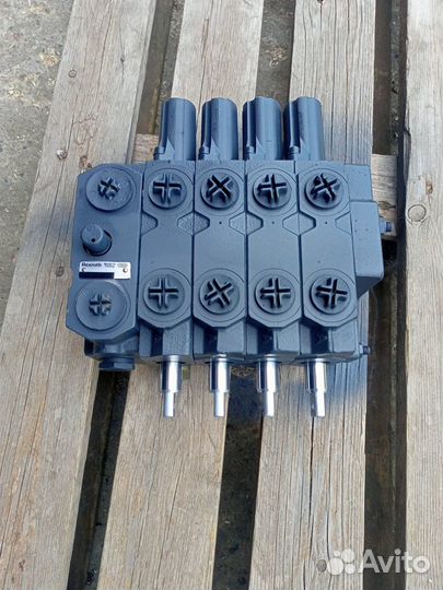 Гидрораспределитель на К 744