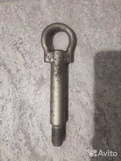 Буксировочный крюк, балонный ключ