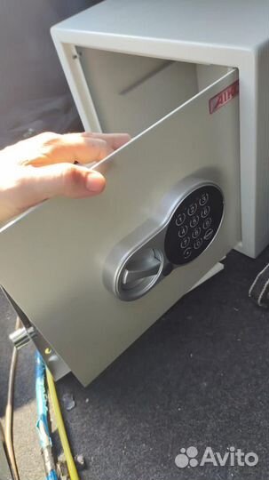 Вскрытие, замена и ремонт замков, вскрытие авто