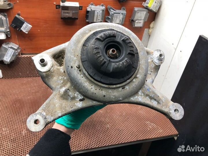 Стойка в сборе передняя левая Audi A4