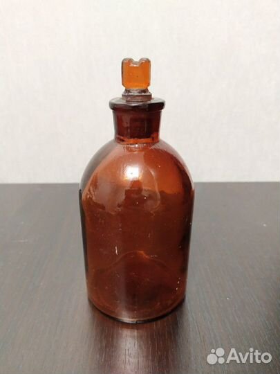 Аптекарский пузырек с крышкой