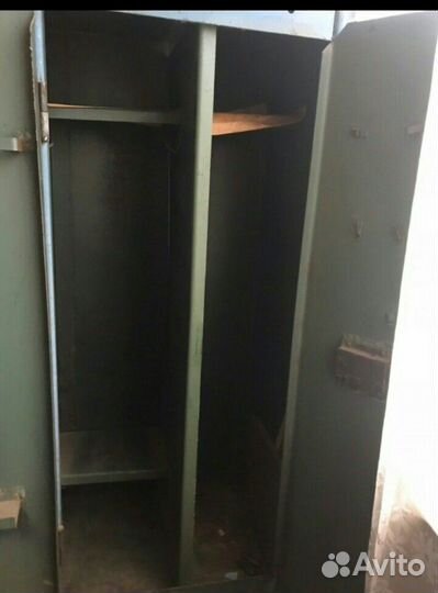 Шкаф металлический двустворчатый СССР