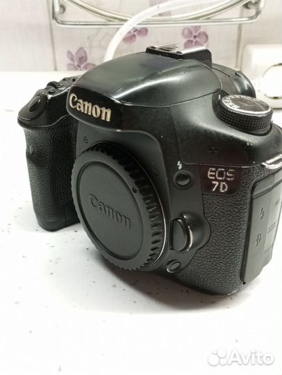 Зеркальный фотоаппарат canon 7d