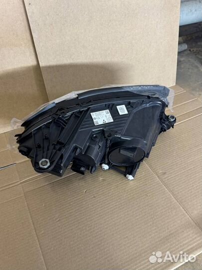 Фара левая Mercedes W213 A2139066308