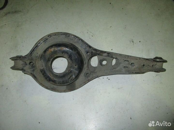 Рычаг подвески задний поперечный (Ford Focus)