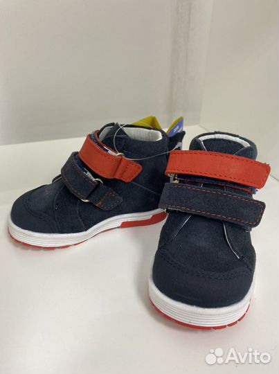 Ботинки новые демисезон 18 размер