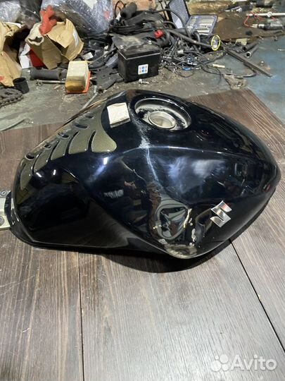Бензобак для Suzuki GSX650F