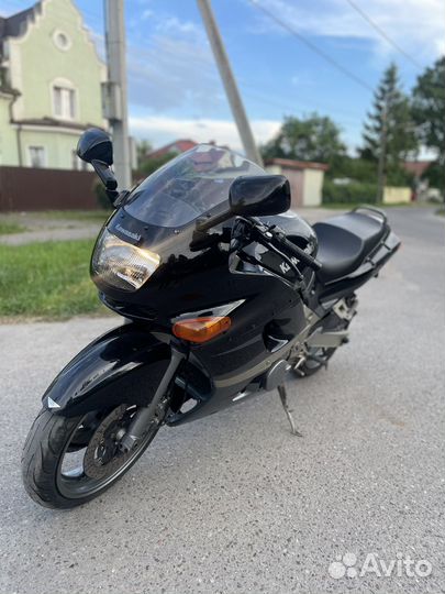 Kawasaki zzr 600