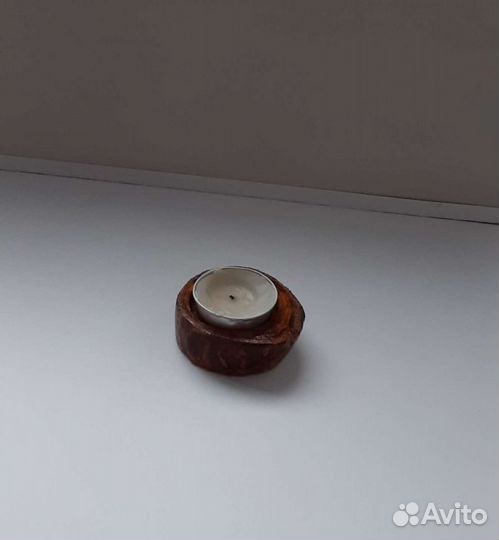 Подсвечник со свечкой