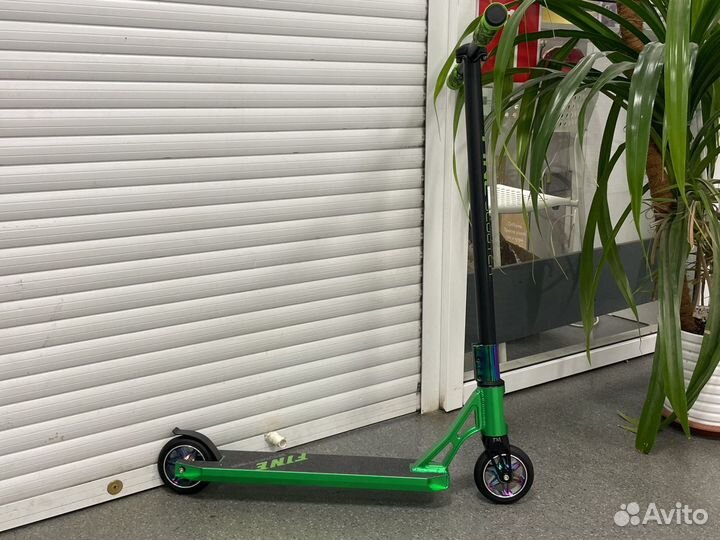 Самокат трюковой с системой HIC