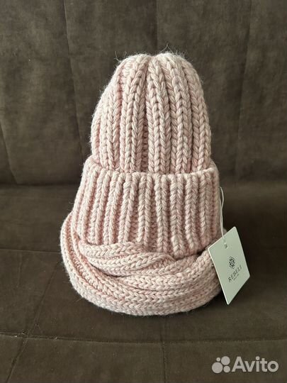 Новый зимний комплект шапка и снуд