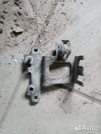 Кронштейн проводки Bentley Continent.Flying Spur