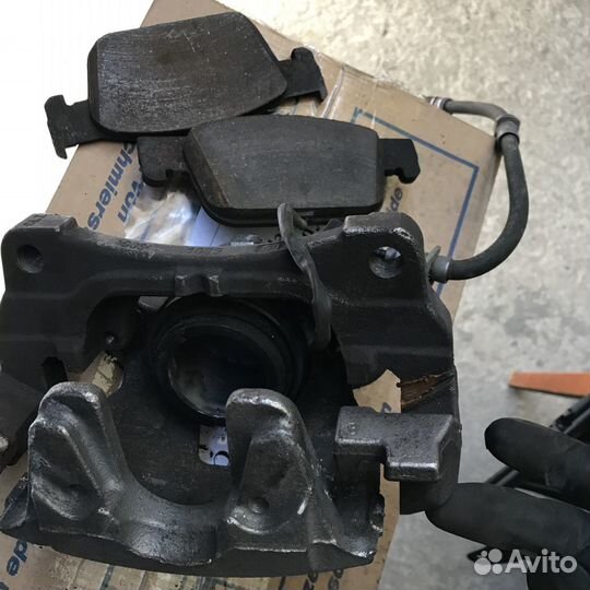 Суппорт тормозной Audi A4