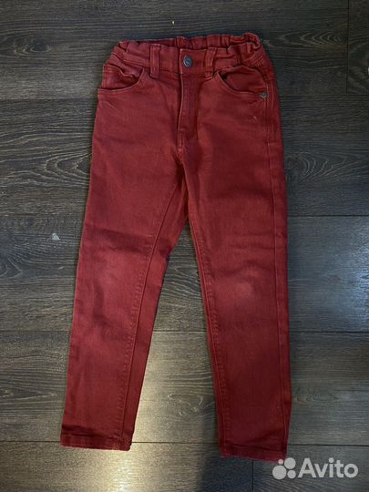 Джинсы, рубашка, шапка