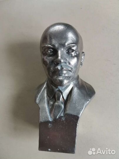 Бюст ленина