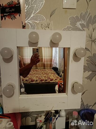 Зеркало с лампочками