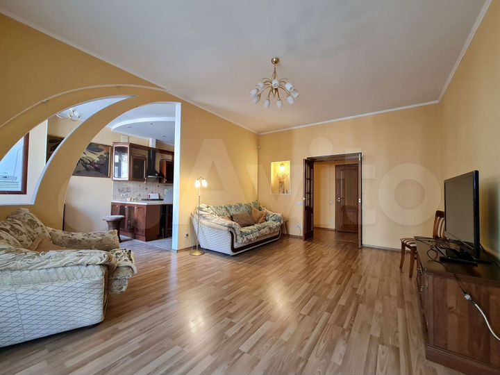 2-к. квартира, 82 м², 3/6 эт.