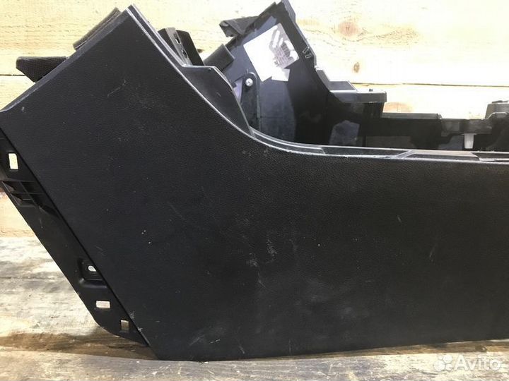 Консоль центральная Kia Sportage