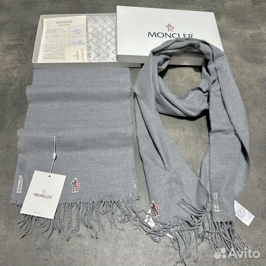 Шарф в коробке moncler