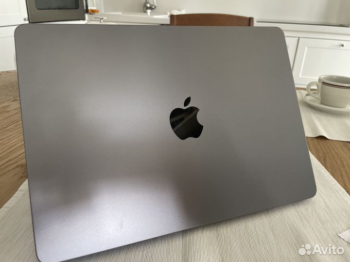 Macbook air 13 m2 ram 8 256gb