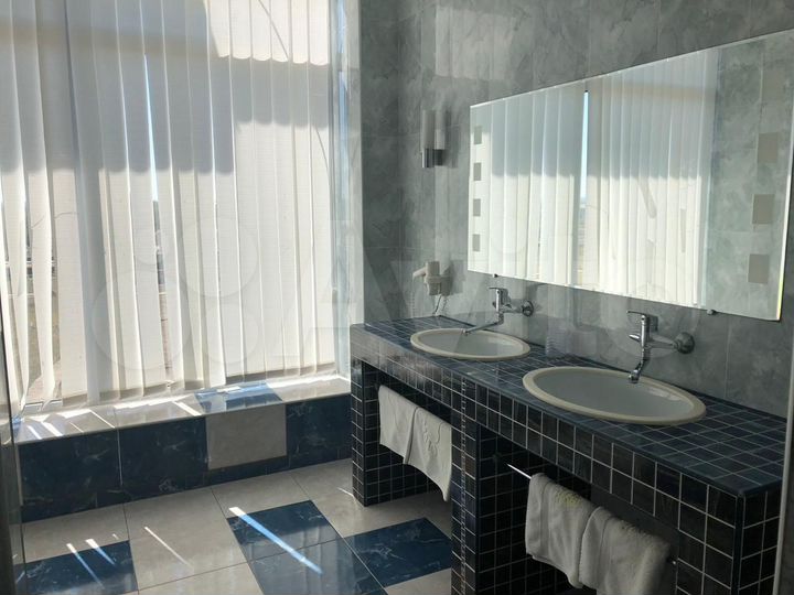 Комната 60 м², 2/4 эт.