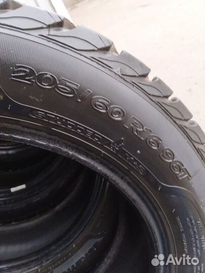 Sava Eskimo Stud 205/60 R16 98T