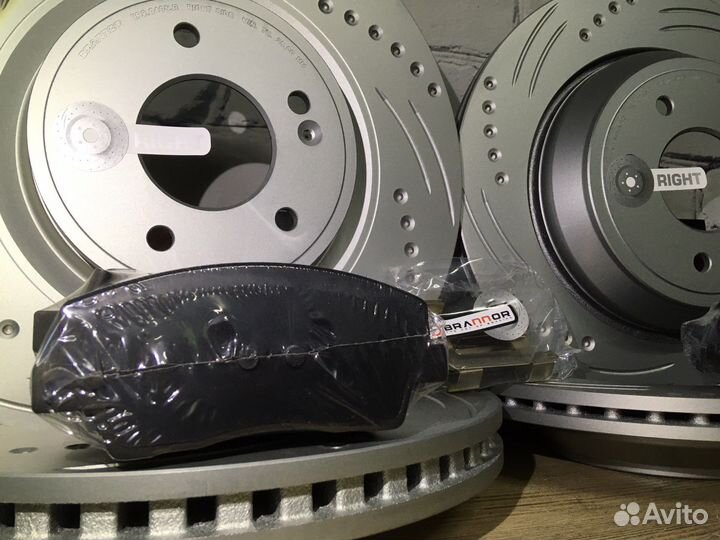 Тормозные диски и колодки в круг Kia Stinger 2.0