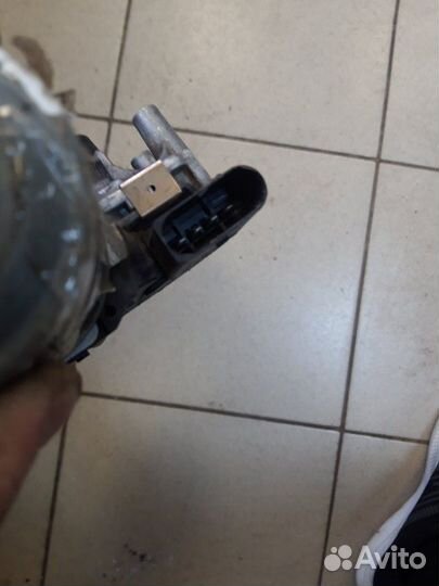 Мотор дворников передний Opel Astra J