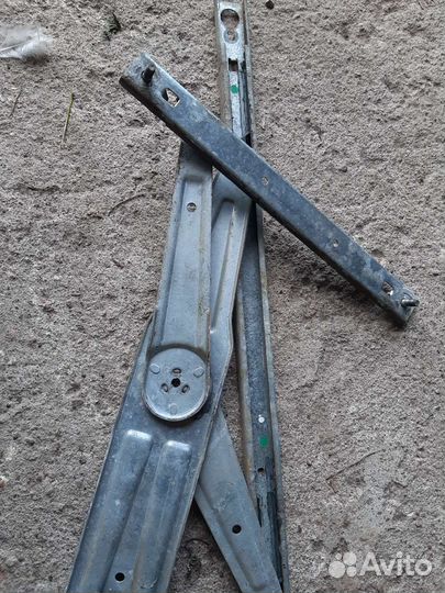 Стеклоподъёмник передний правый Dodge stratus