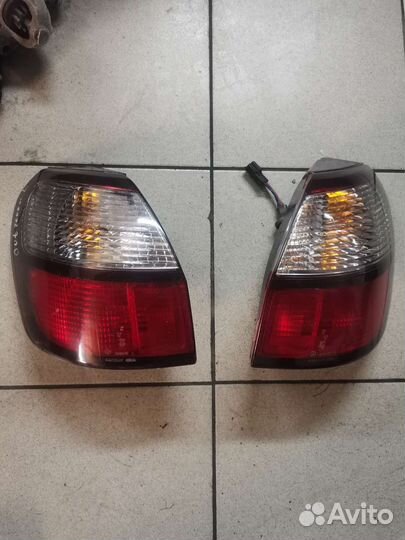 Задние фонари Subaru Outback 2000 г