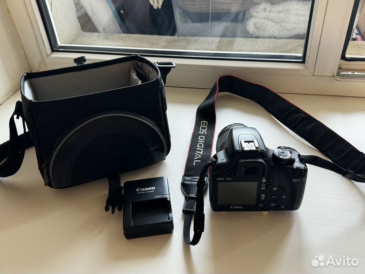 Зеркальный фотоаппарат eos Cannon 1000D