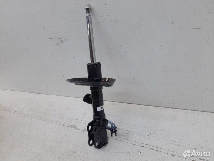 Амортизатор передний правый Toyota Camry 70