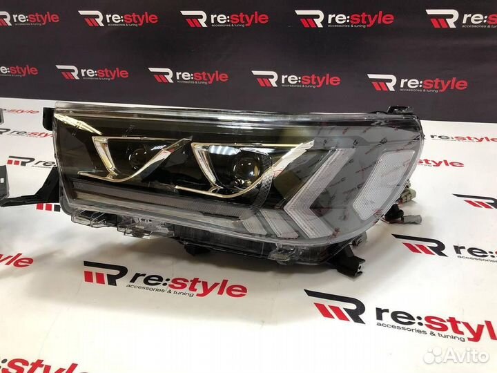 Фары Toyota Hilux Pick Up с 2016 Vland S574