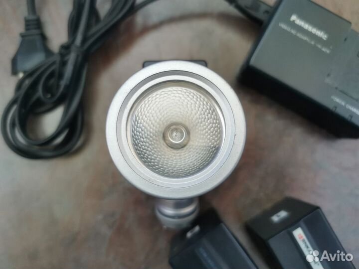 Лампа-свет на видеокамеру, Panasonic VW-LDC10